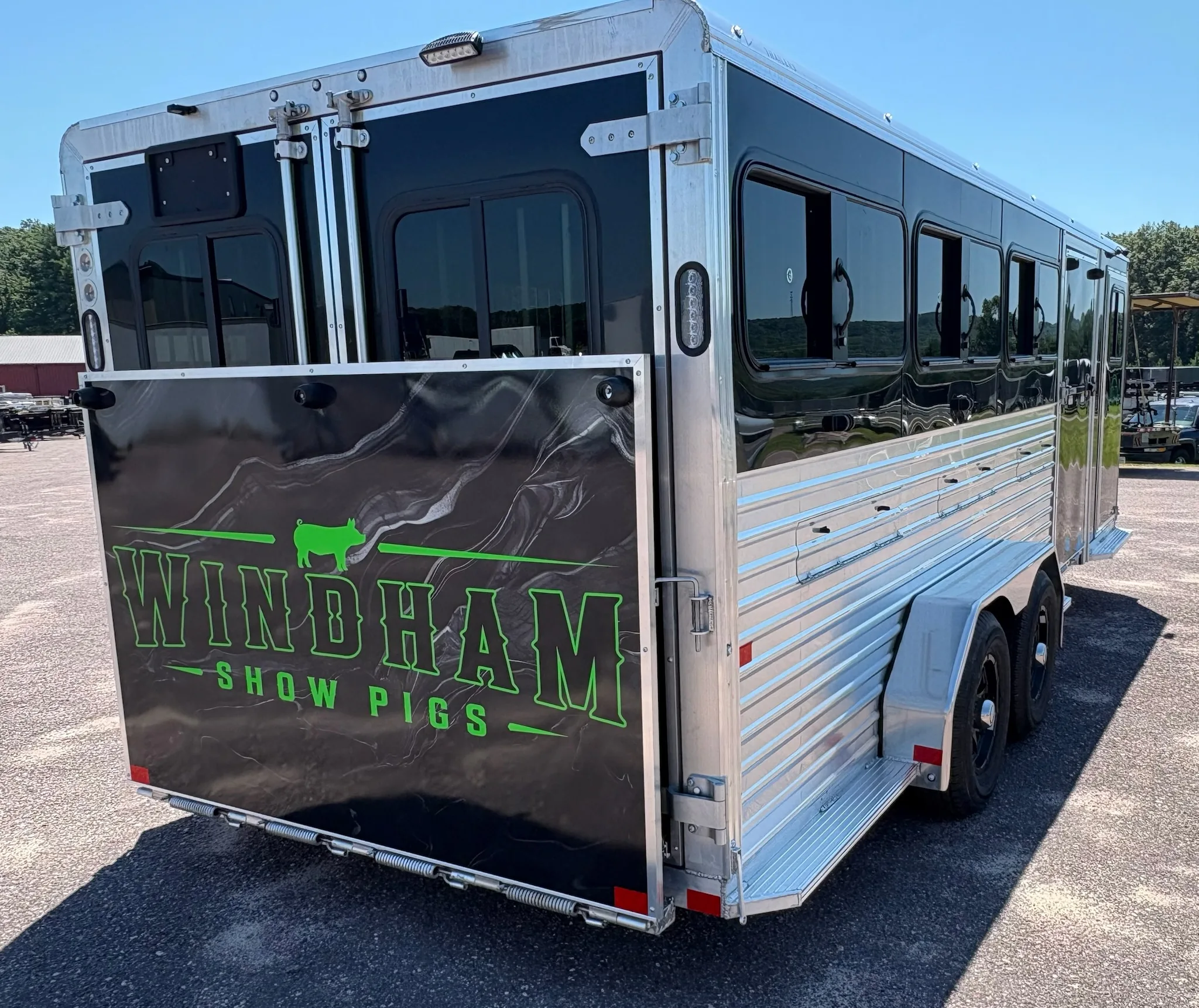 Custom Graphics & Wraps