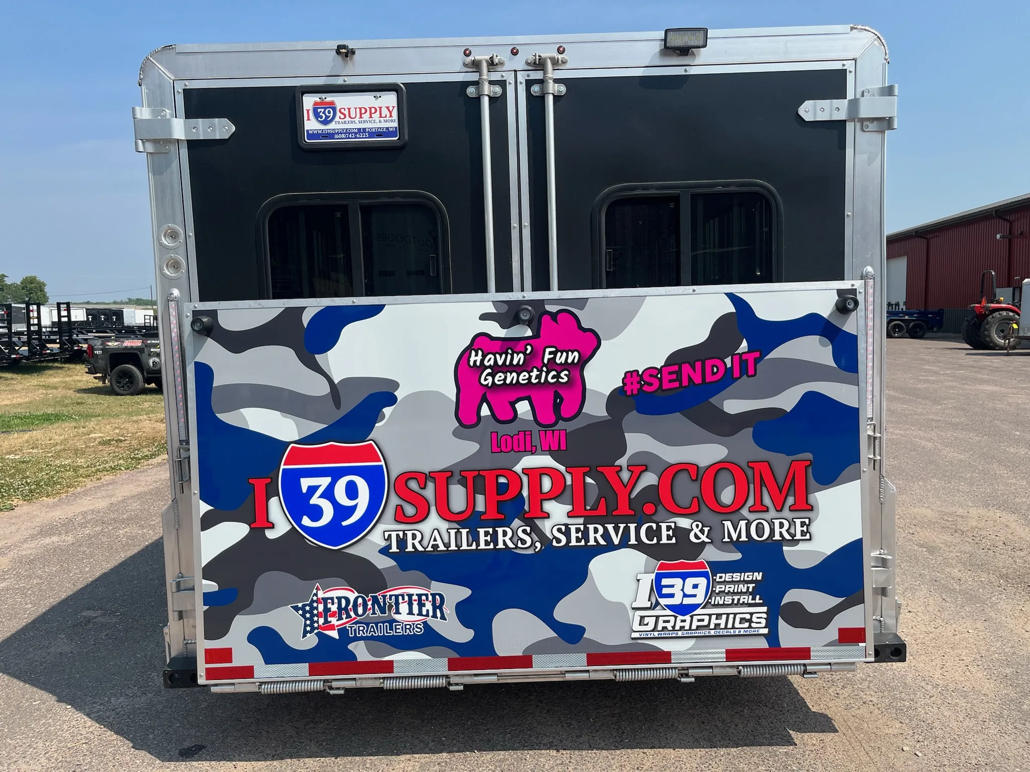 Custom Graphics & Wraps