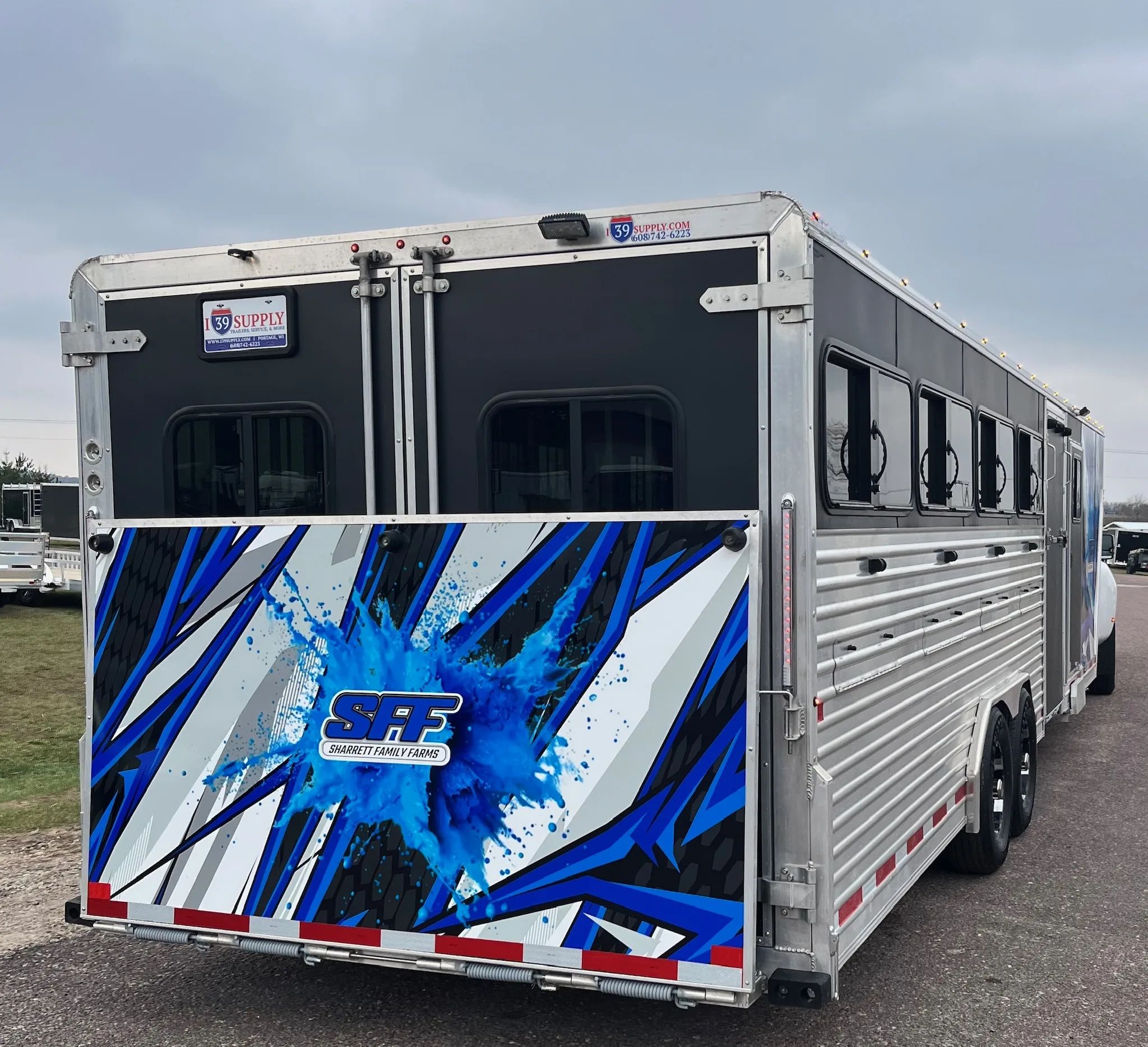 Custom Graphics & Wraps