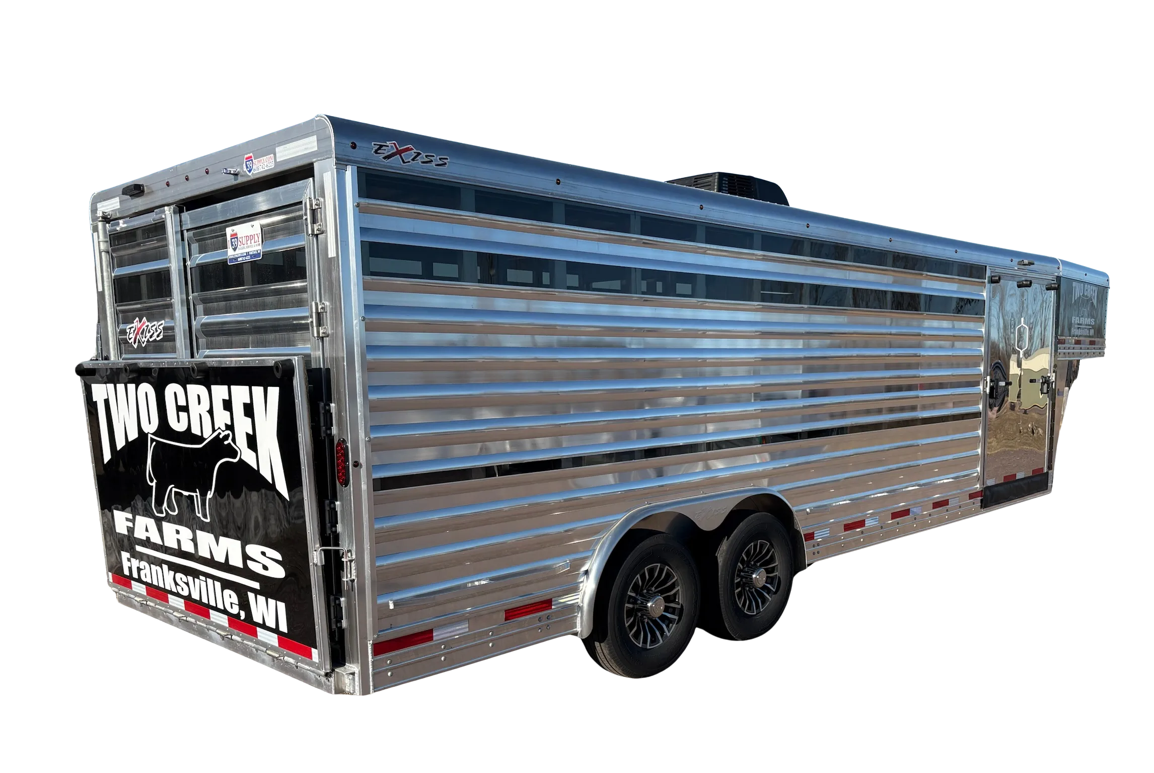 Exiss 26' stock with side ramp