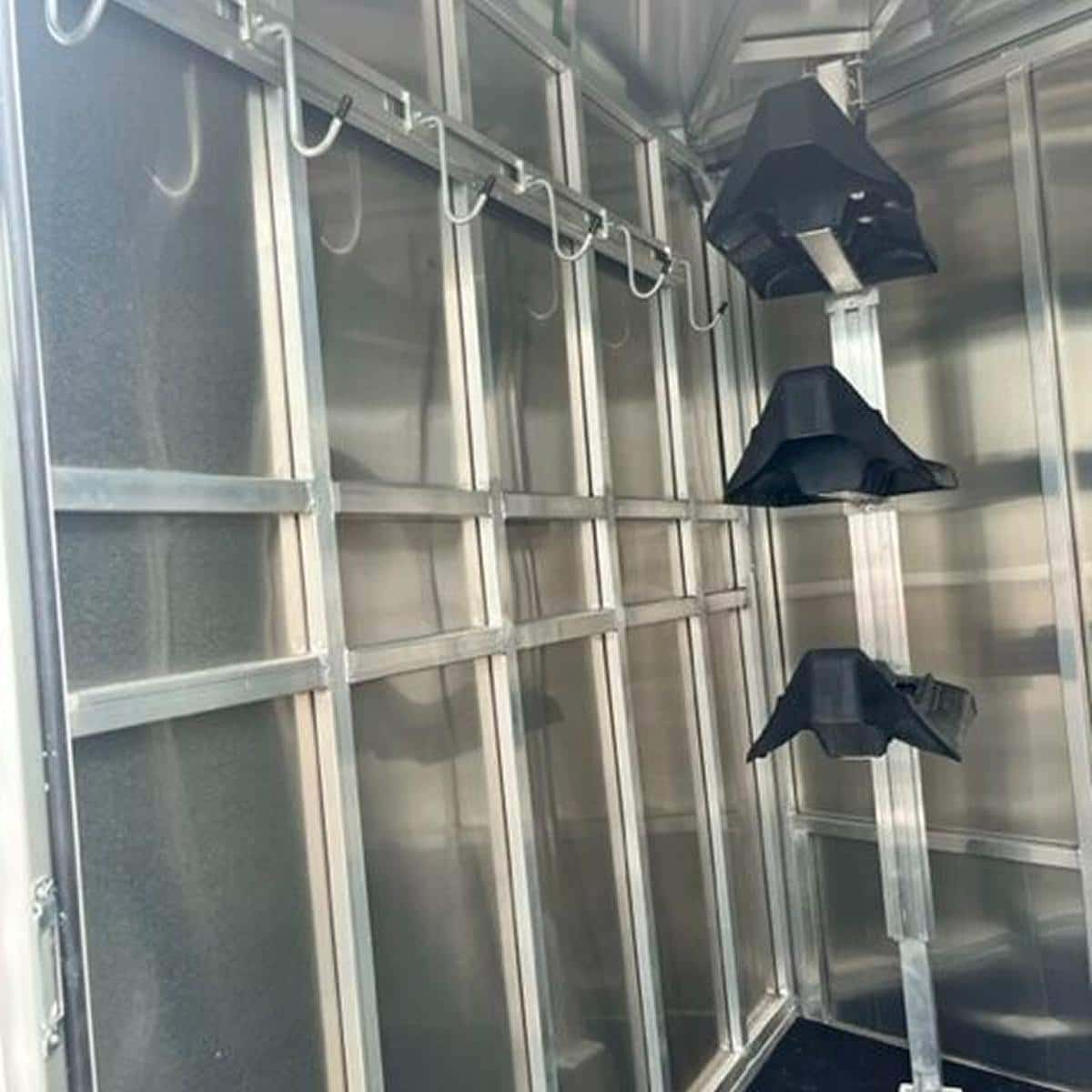 2023 frontier tandem 3 horse trailer interior walls